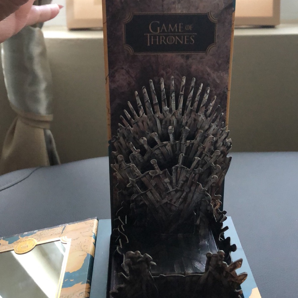 URBAN DECAY x Game of Thrones Palette - Picture 4 of 5